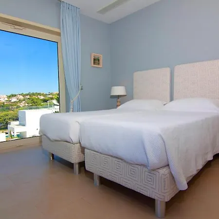 Sleeps 8 Pool Air Con T479991 * Vale do Lobo