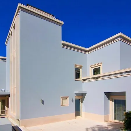 Sleeps 8 Pool Air Con T479991 * Vale do Lobo