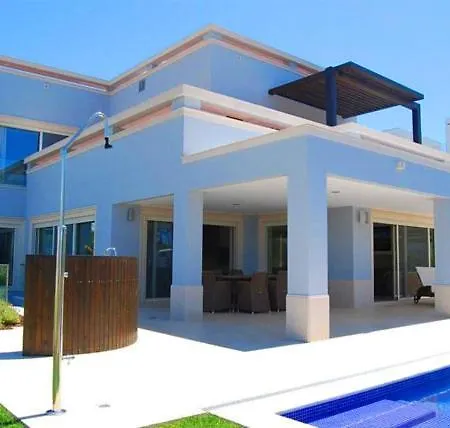 Sleeps 8 Pool Air Con T479991 Vale do Lobo