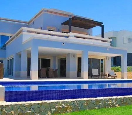Sleeps 8 Pool Air Con T479991 Villa *