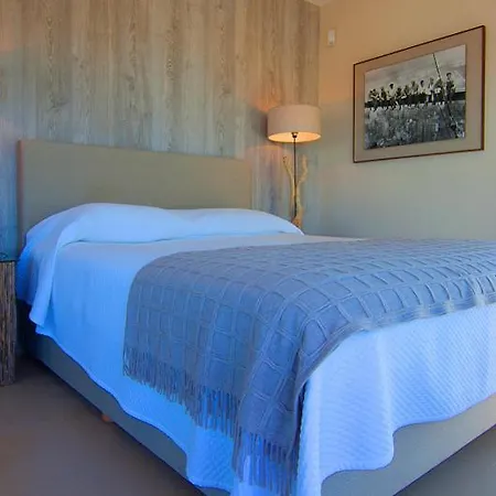 Villa Sleeps 8 Pool Air Con T479991