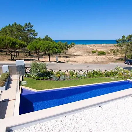 Villa Sleeps 8 Pool Air Con T479991